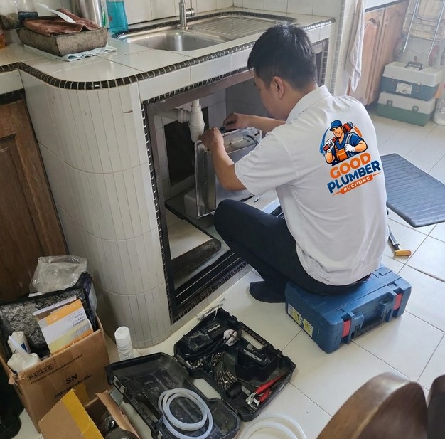 Kitchen plumbing repair in Puchong